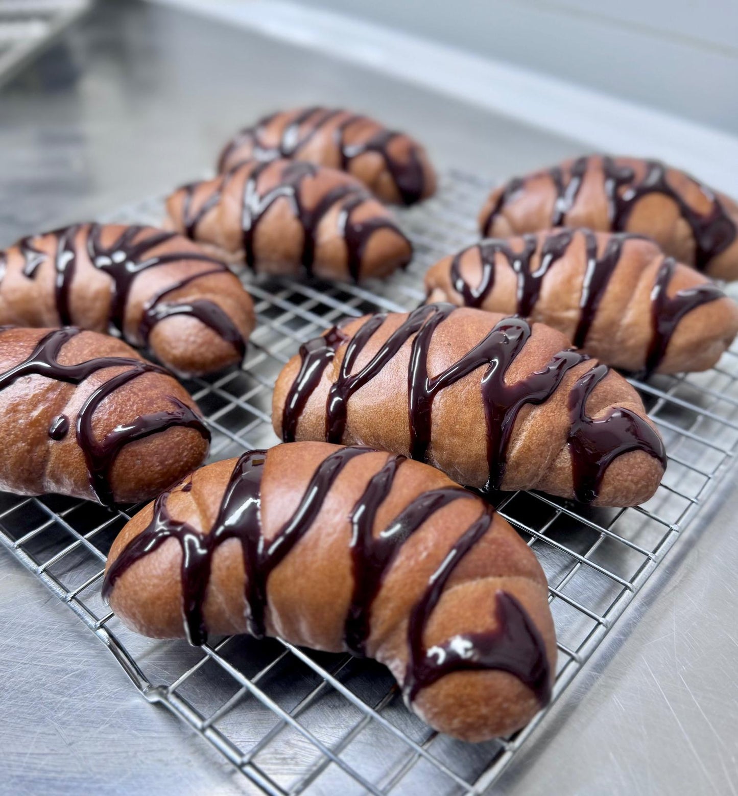 Mini Chocolate Fudge Buns (8 buns)