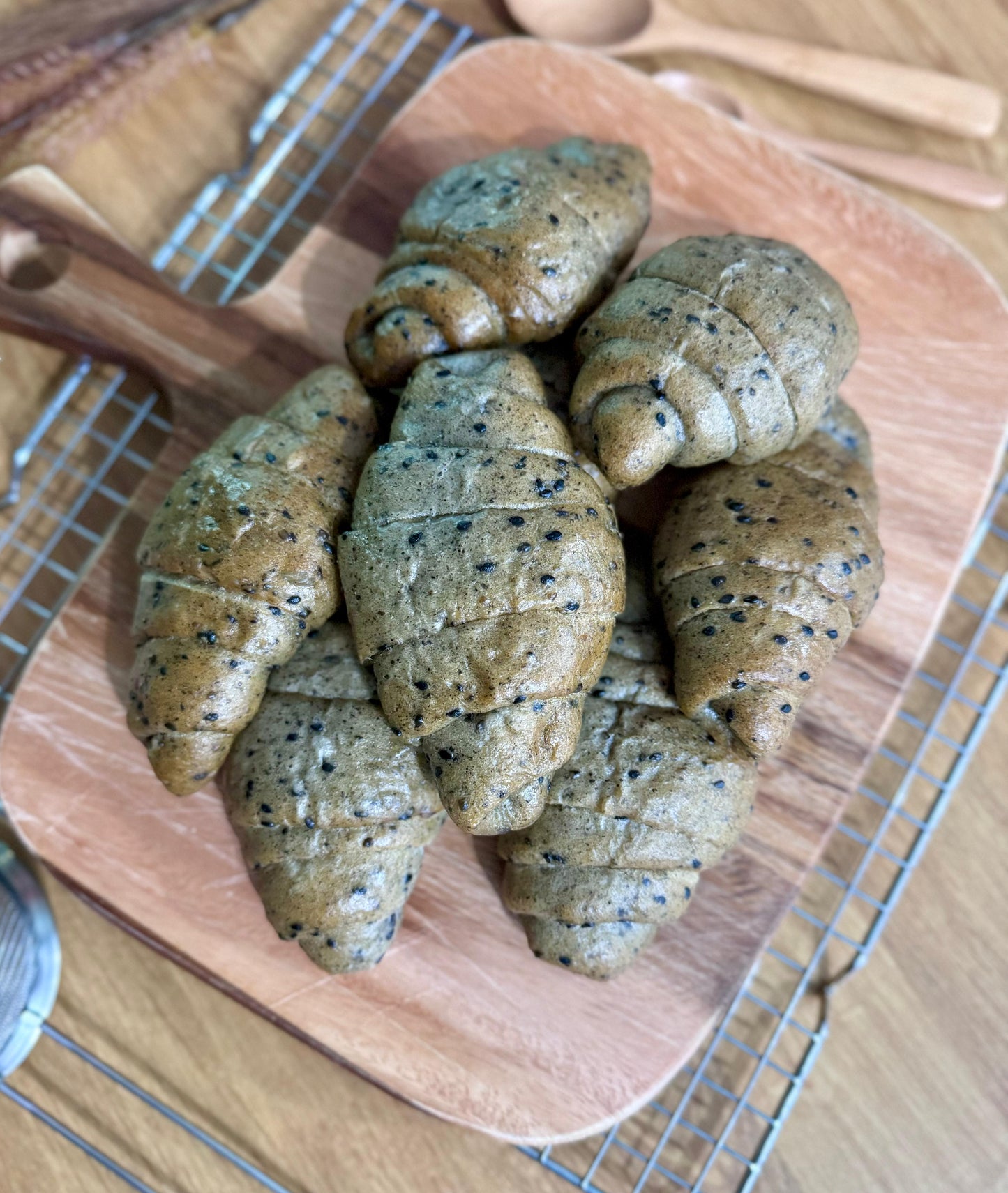 Mini Black Sesame Sea Salt Butter Buns (8 buns)